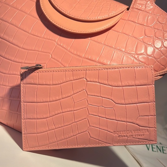 Bottega Veneta doll top handle crocodile embossed hand bag - Picture 3 of 11